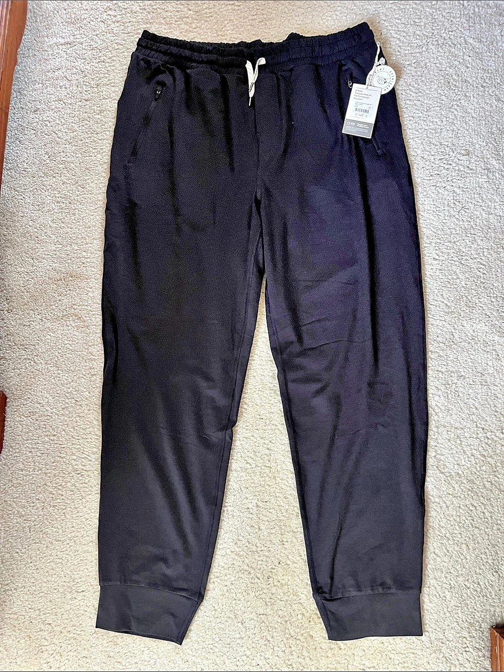 Vuori Performance Jogger Black XXL NWT